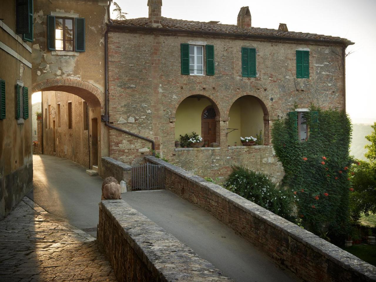 博尔戈鲁奇楠洛班迪尼酒店 San Giovanni dʼAsso 外观 照片
